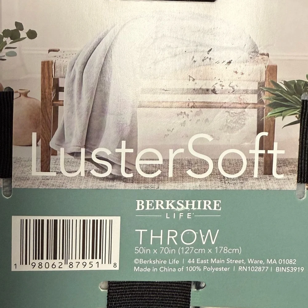 NWT Berkshire LusterSoft Throw  Blanket Plush Corgi Dog Autumn Print 50”x70”